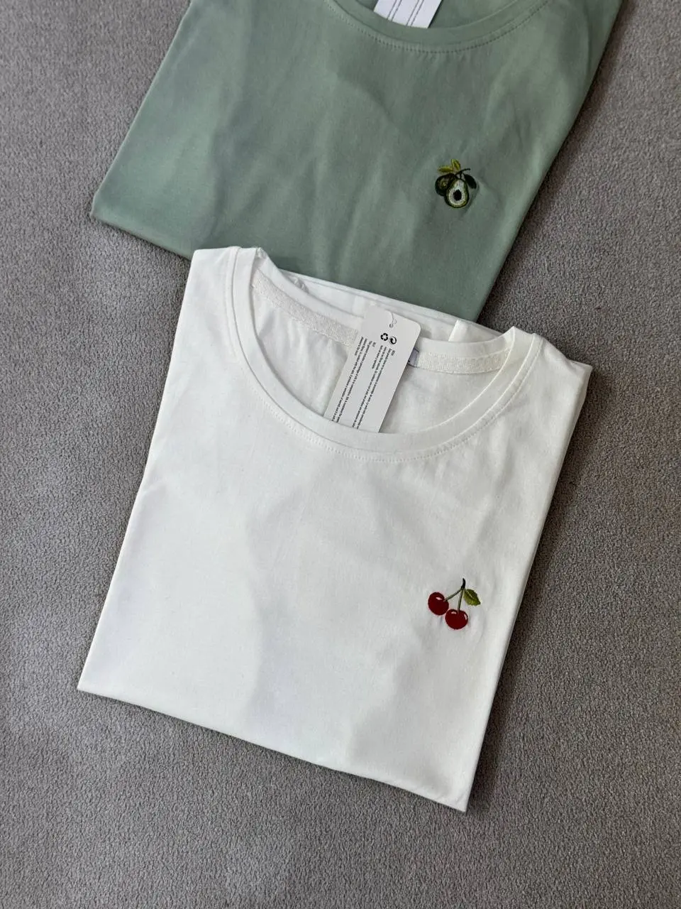 تیشرت زنانه گلدوزی آیسو آبنبات